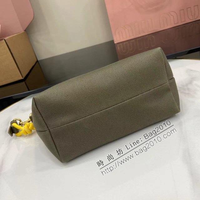 MIU MIU專櫃繆繆最新款帆布飯盒包肩背包 jh2937型號：5NE841